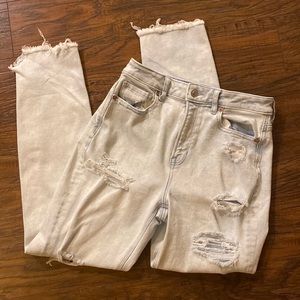 American Eagle Size 2 Mom Jeans